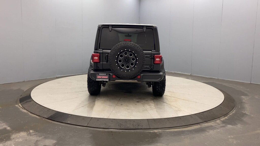 2022 Jeep Wrangler Unlimited Sahara photo 4