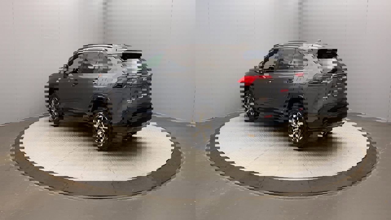 2021 Toyota RAV4 Prime XLE Premium photo 2