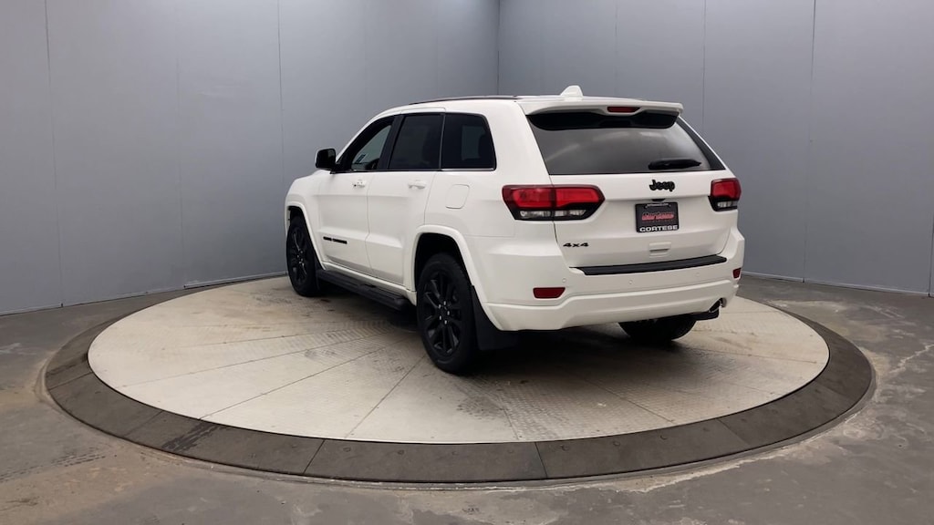 2018 Jeep Grand Cherokee Altitude photo 4