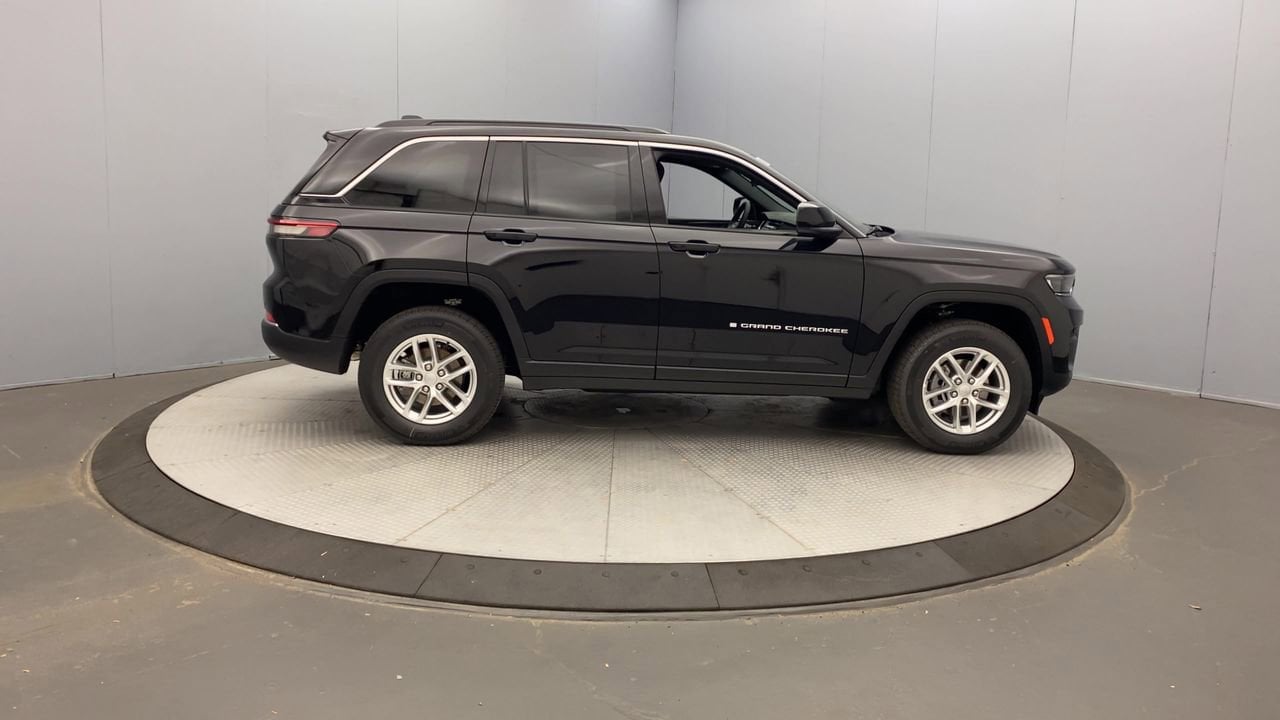 2025 Jeep Grand Cherokee Laredo - Photo 6