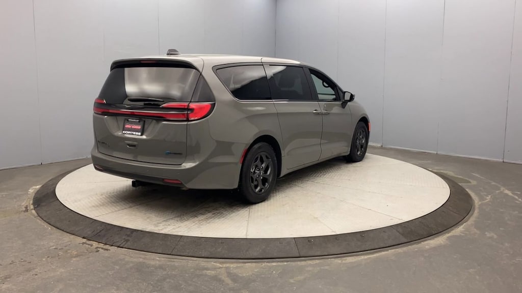 Used 2023 Chrysler Pacifica Hybrid Touring L Van