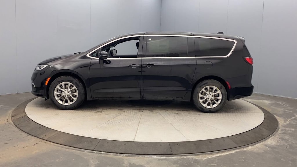New 2026 Chrysler Pacifica SELECT AWD Passenger Van