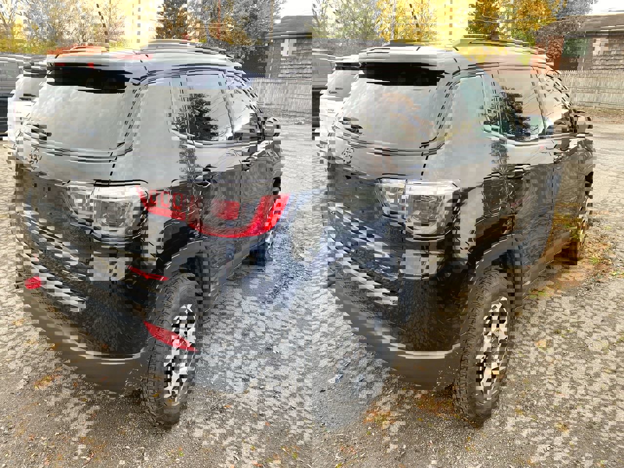 2022 Jeep Compass Trailhawk photo 2