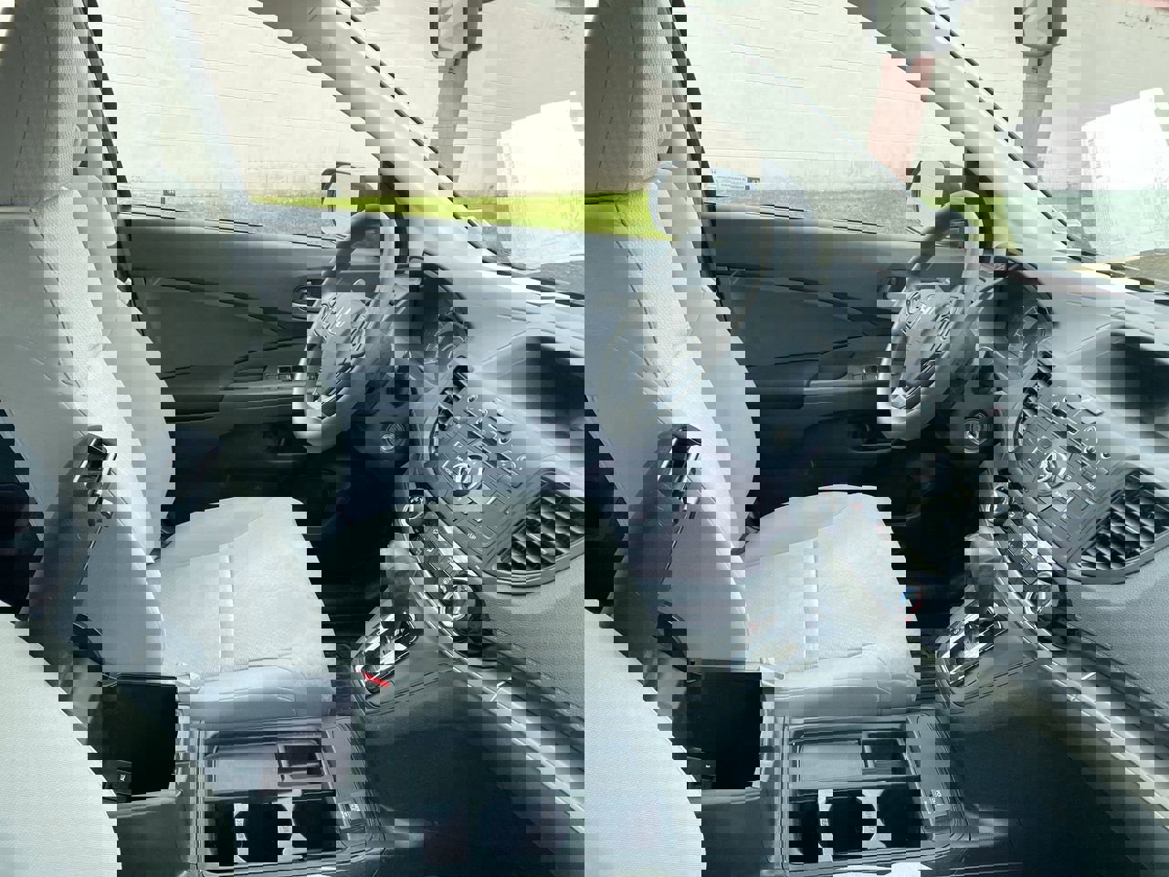 2016 Honda CR-V LX photo 3