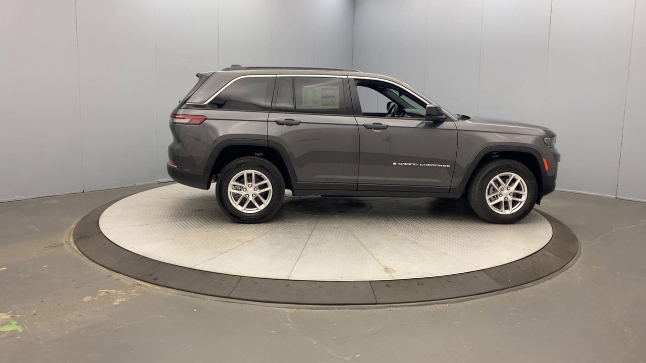 2025 Jeep Grand Cherokee Laredo - Photo 6