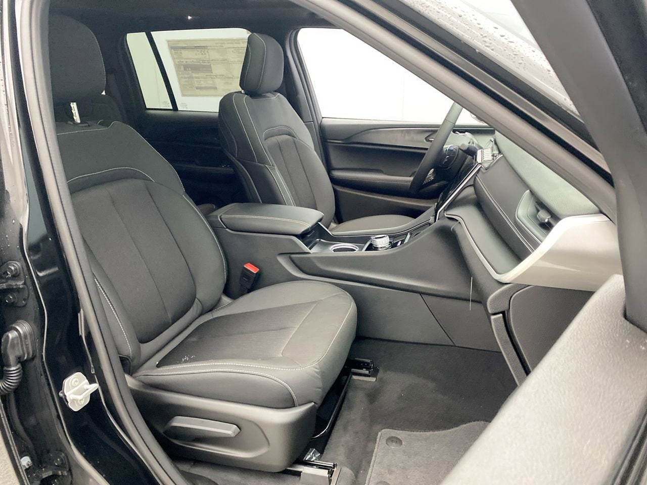 2025 Jeep Grand Cherokee Laredo - Photo 20