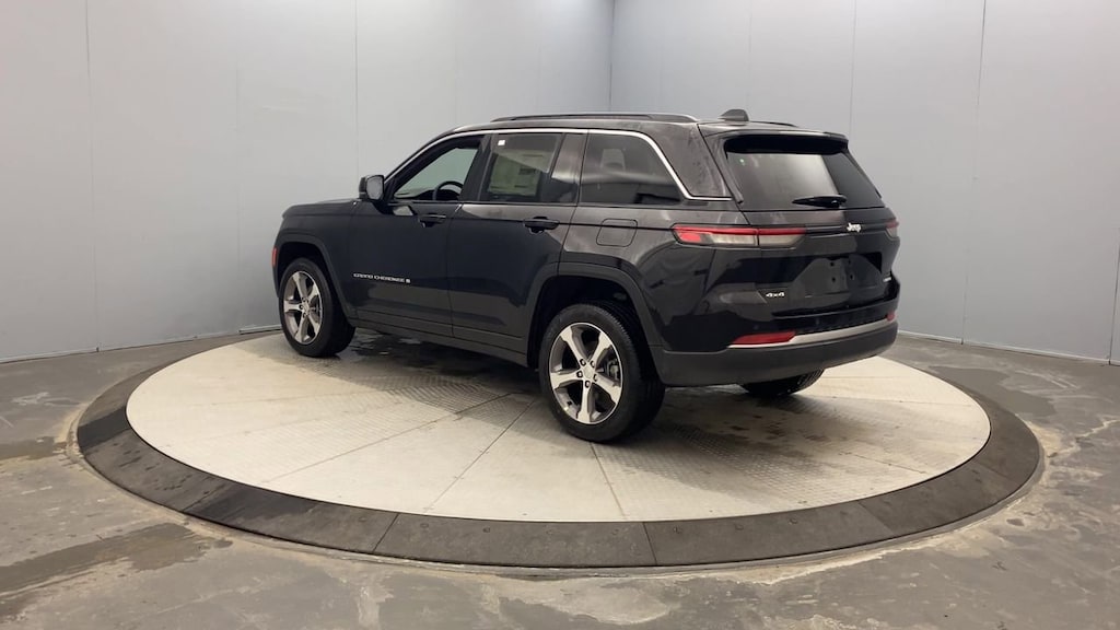 New 2026 Jeep Grand Cherokee LIMITED 4X4 Sport Utility