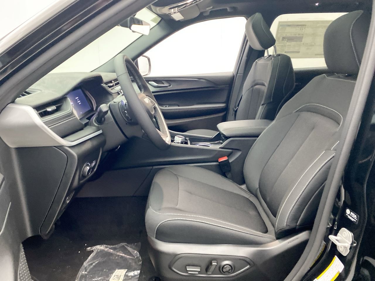2025 Jeep Grand Cherokee Laredo - Photo 13