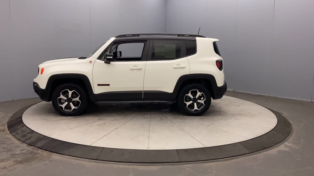 2022 Jeep Renegade Trailhawk photo 3