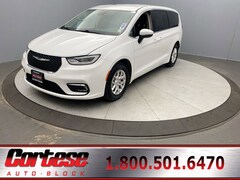 2023 Chrysler Pacifica Touring L Van