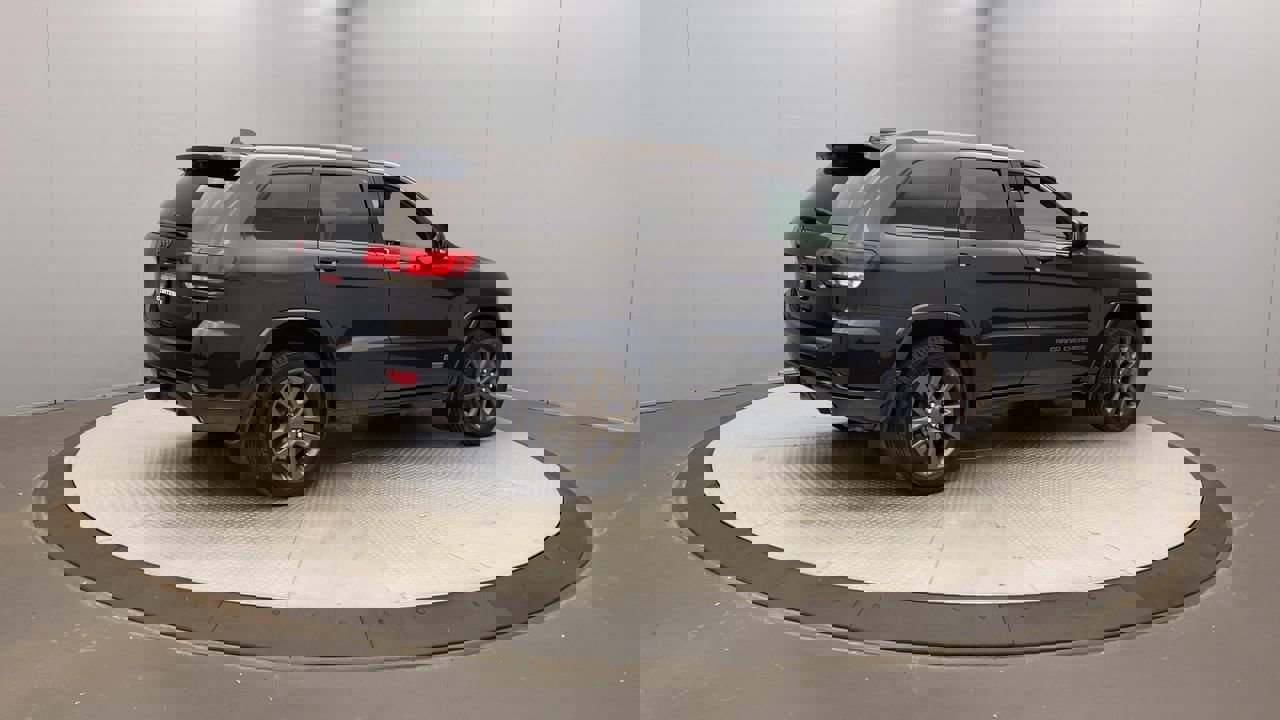 2016 Jeep Grand Cherokee Limited photo 2