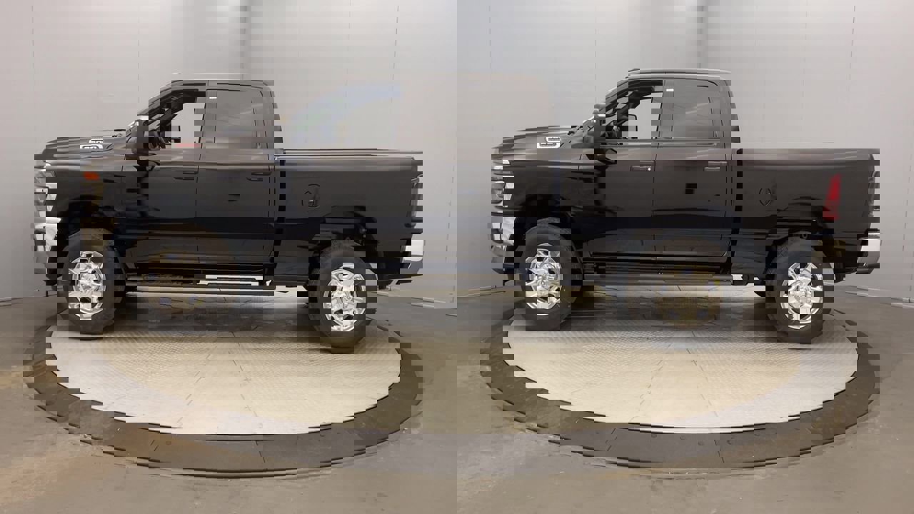 2025 Ram 2500 Tradesman photo 2