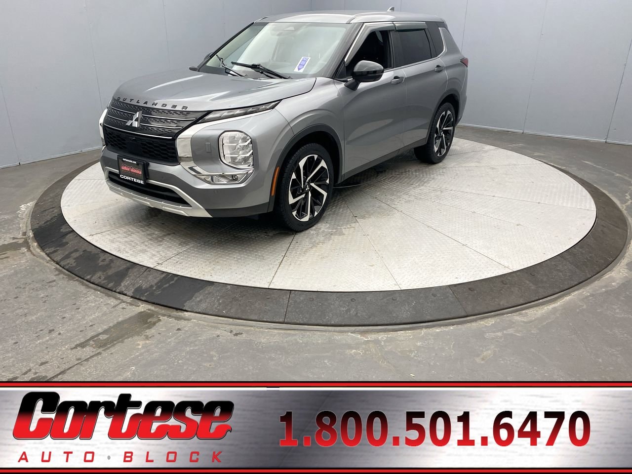 2022 Mitsubishi Outlander SE's photo