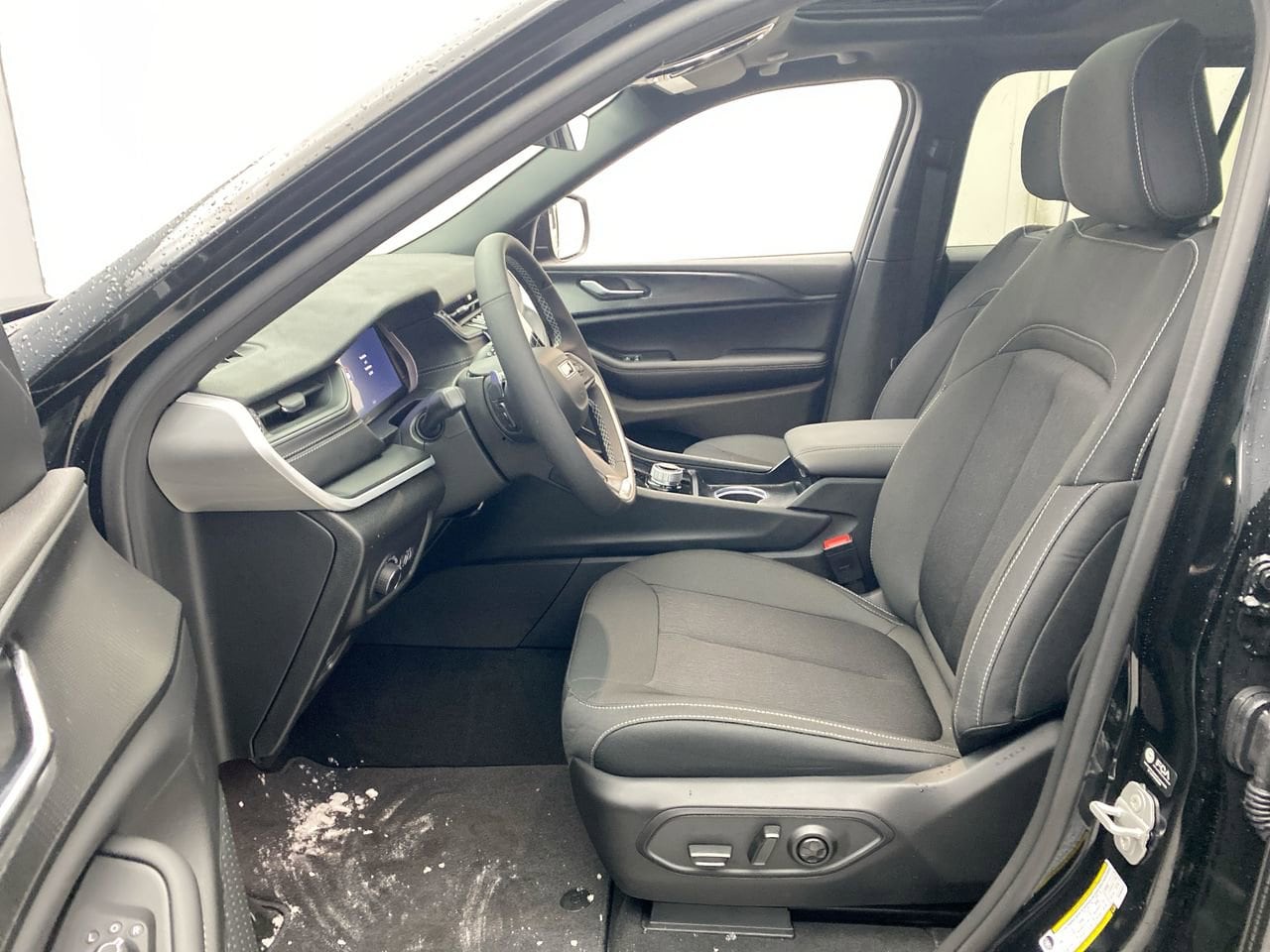 2025 Jeep Grand Cherokee Laredo - Photo 13