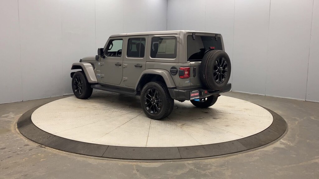 2022 Jeep Wrangler 4xe Unlimited Sahara photo 4