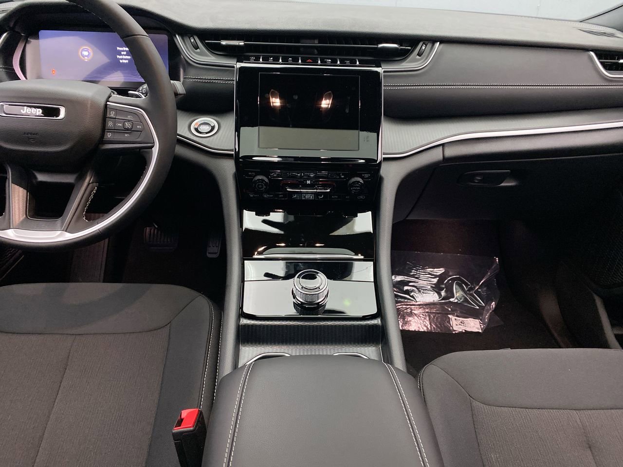 2025 Jeep Grand Cherokee Laredo - Photo 17