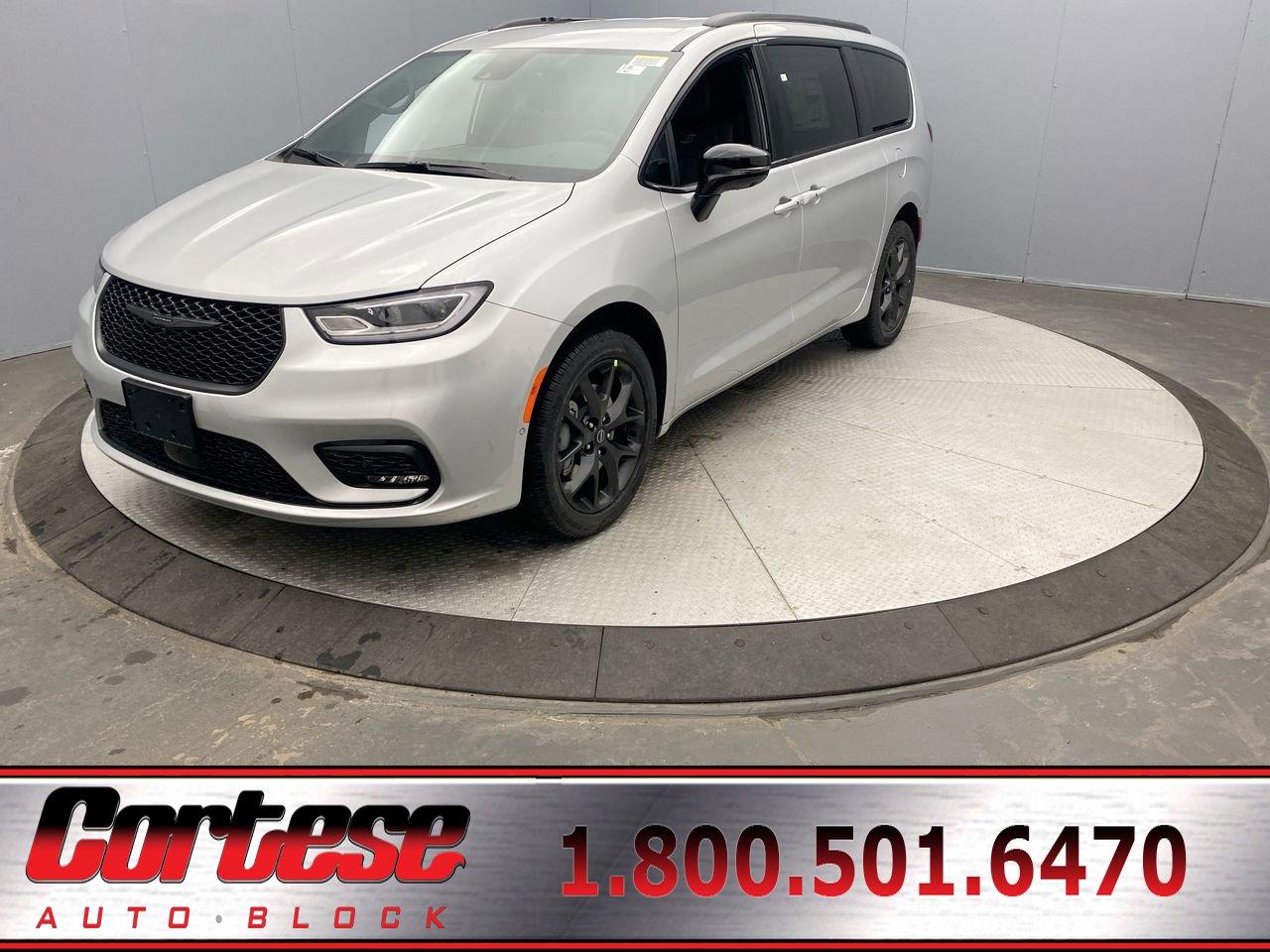 2026 Chrysler Pacifica Select's photo