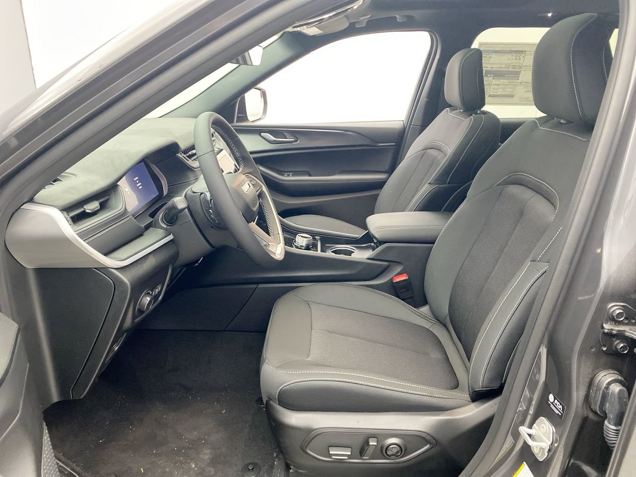 2025 Jeep Grand Cherokee Laredo - Photo 14