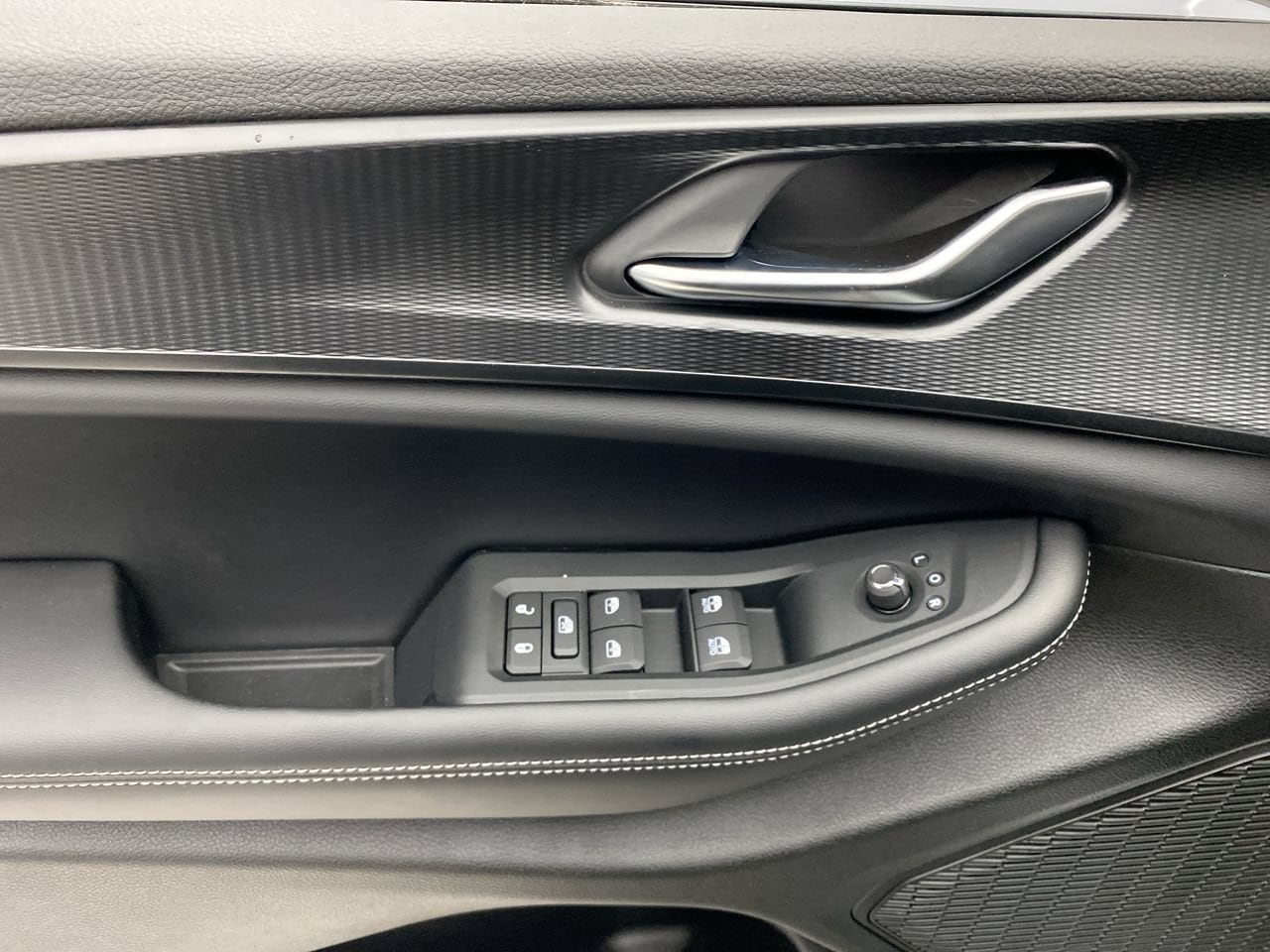 2025 Jeep Grand Cherokee Laredo - Photo 11