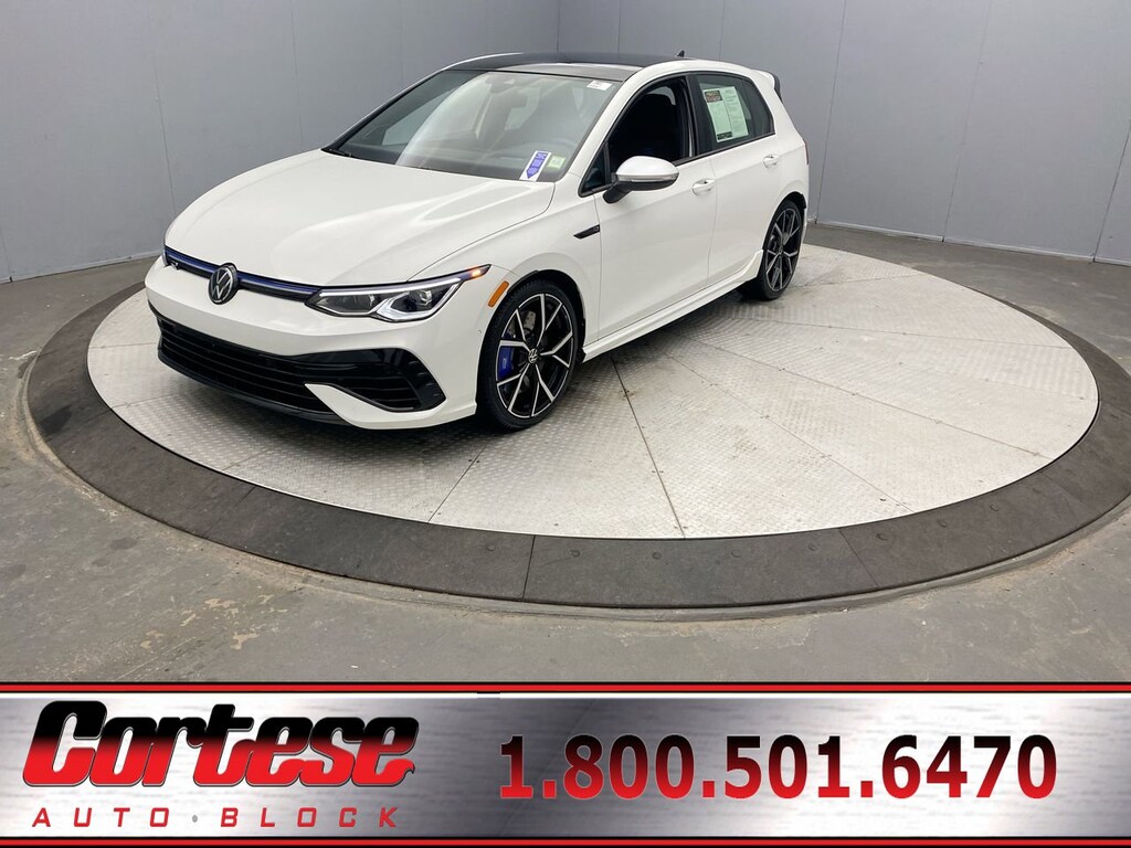 2024 Volkswagen Golf R photo 2