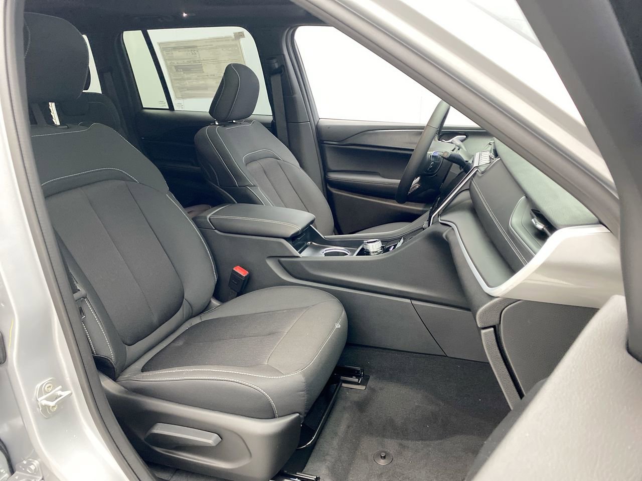 2025 Jeep Grand Cherokee Laredo - Photo 20