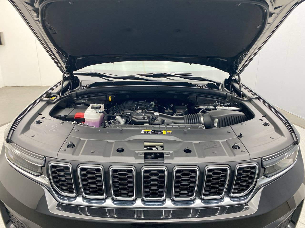 2025 Jeep Grand Cherokee Laredo - Photo 10