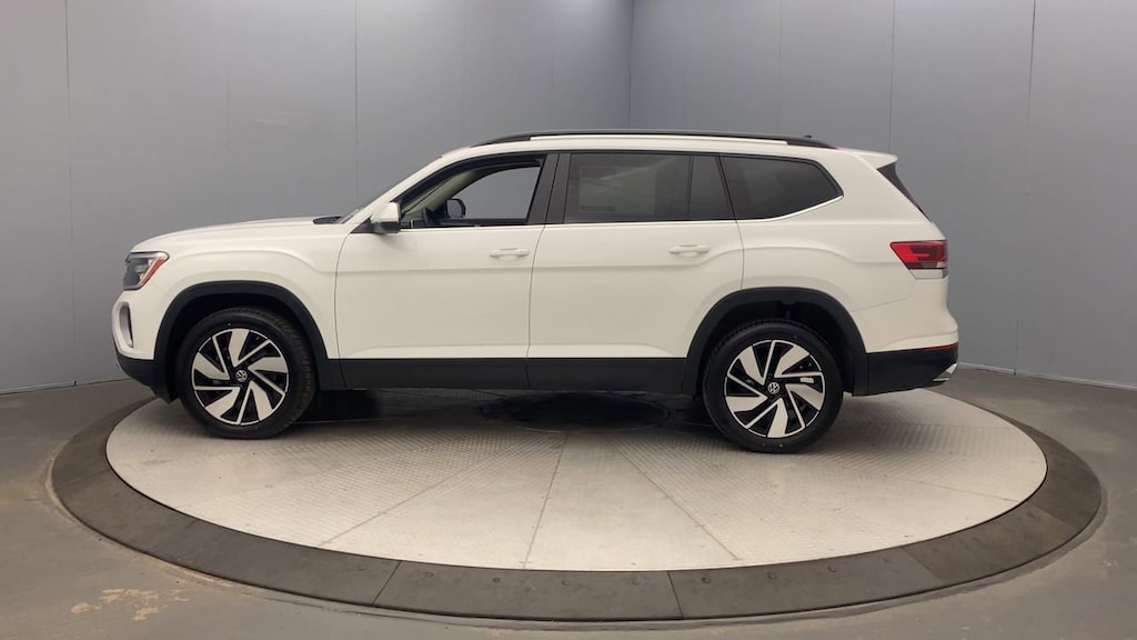 Used 2024 Volkswagen Atlas 2.0T SE w/Technology SUV