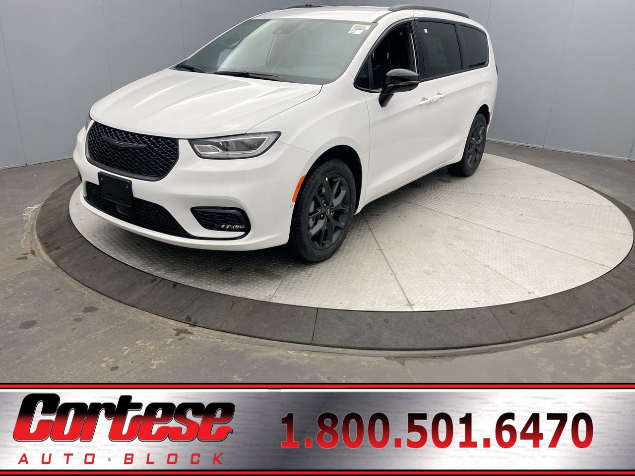 2026 Chrysler Pacifica Select's photo