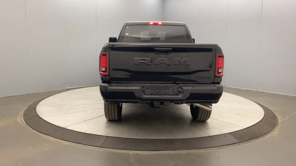 New 2026 Ram 2500 BIG HORN CREW CAB 4X4 6'4 BOX Pickup