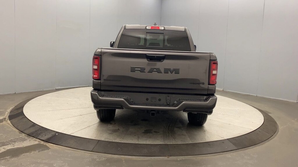 New 2025 Ram 1500 BIG HORN CREW CAB 4X4 5'7 BOX Pickup