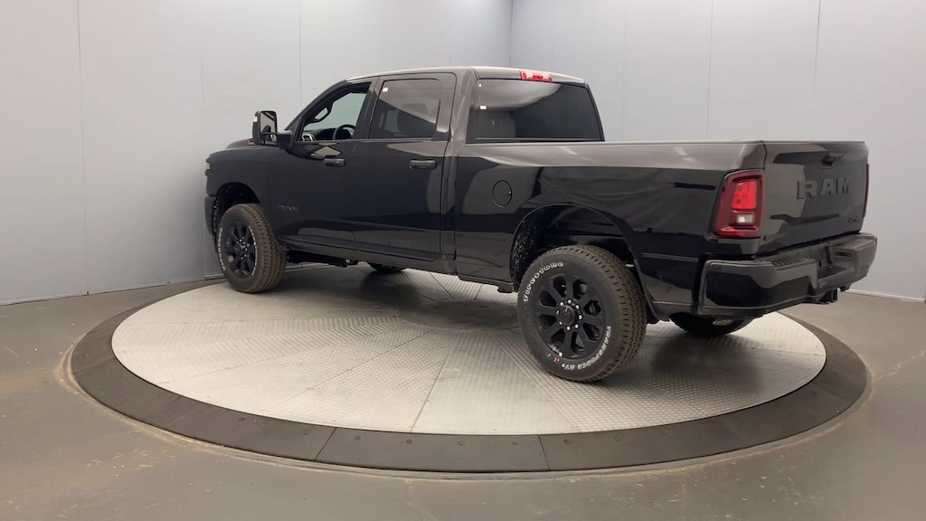 New 2026 Ram 2500 BIG HORN CREW CAB 4X4 6'4 BOX Pickup