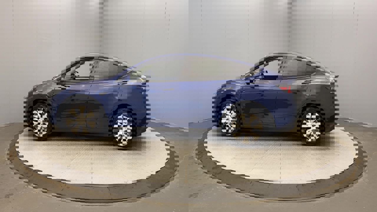 Used 2021 Tesla Model Y Long Range with VIN 5YJYGDEE4MF068951 for sale in Rochester, NY