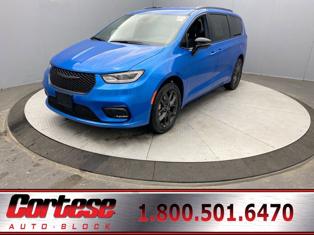 2026 Chrysler Pacifica Select's photo