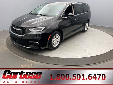 2023 Chrysler Pacifica Touring L Van