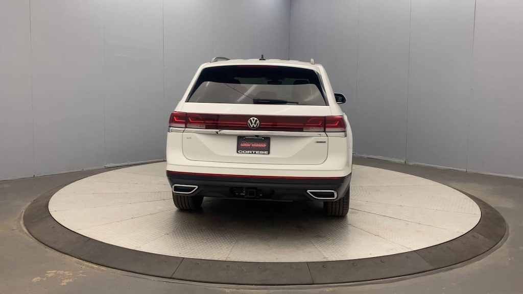 Used 2024 Volkswagen Atlas 2.0T SE w/Technology SUV