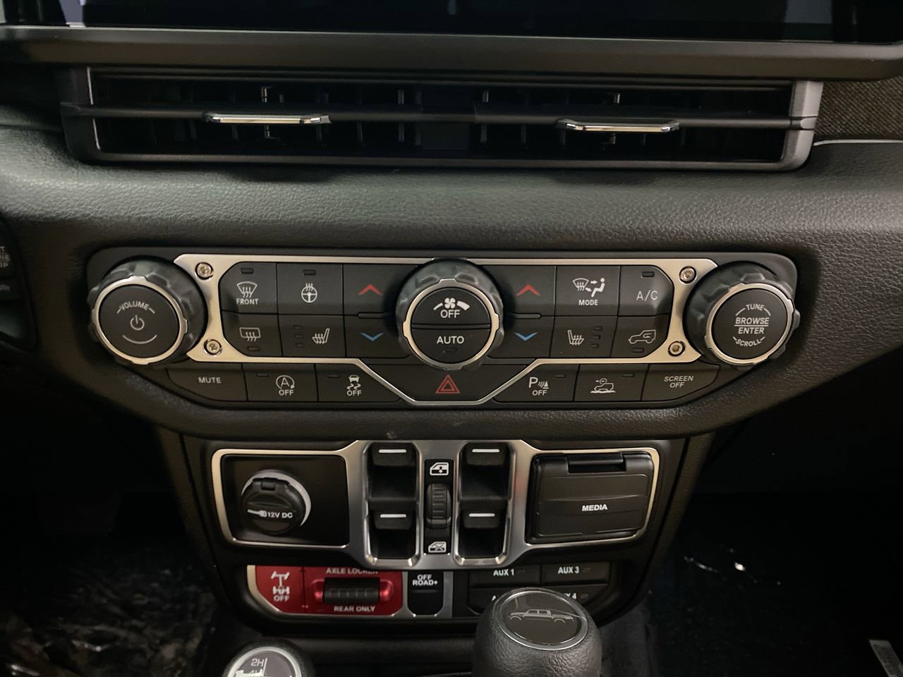 2026 Jeep Gladiator Willys 41 - Photo 20