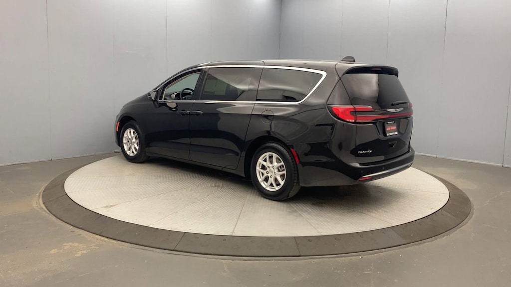 Used 2023 Chrysler Pacifica Touring L Van