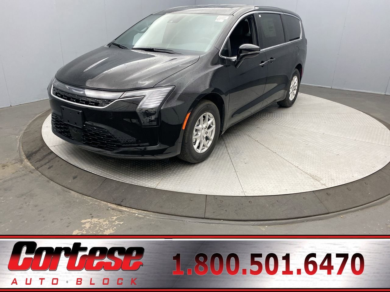 2027 Chrysler Pacifica Select's photo