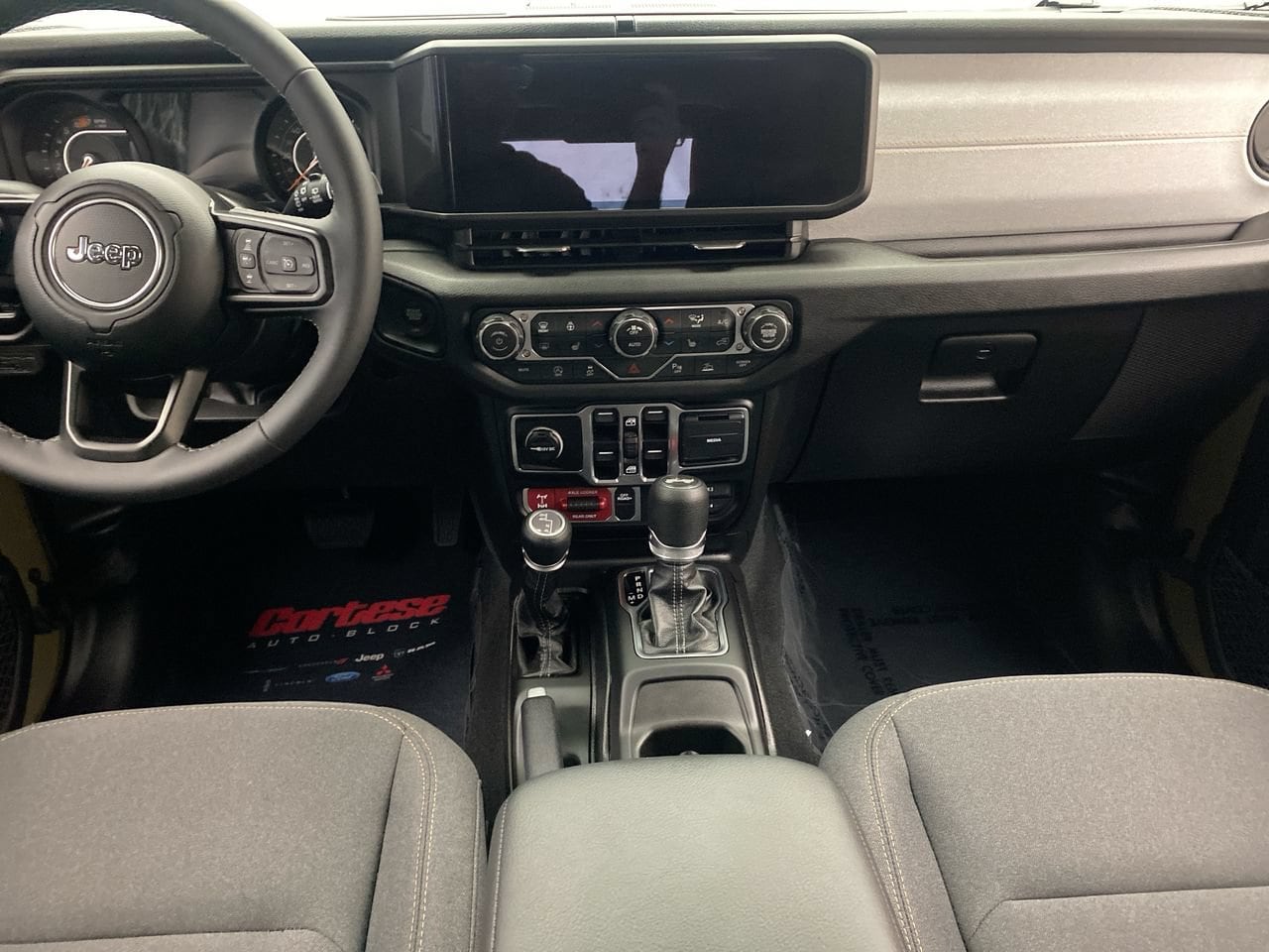 2026 Jeep Wrangler 4-Door Willys - Photo 21