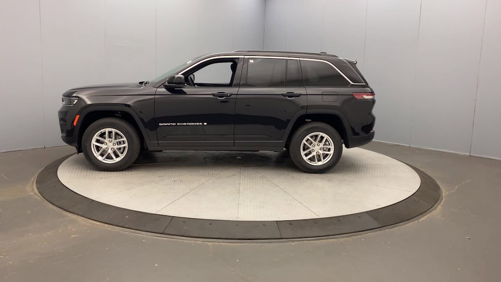 New 2025 Jeep Grand Cherokee LAREDO X 4X4 Sport Utility