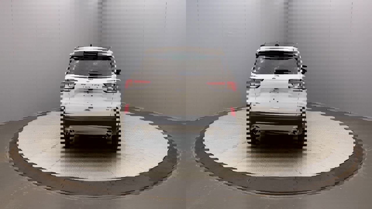 2021 Ford Escape SEL photo 4