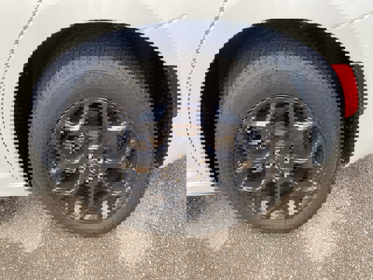 2023 Chrysler 300 Touring L photo 2