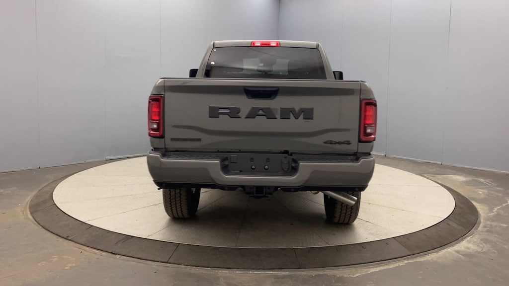New 2026 Ram 2500 BIG HORN CREW CAB 4X4 6'4 BOX Pickup