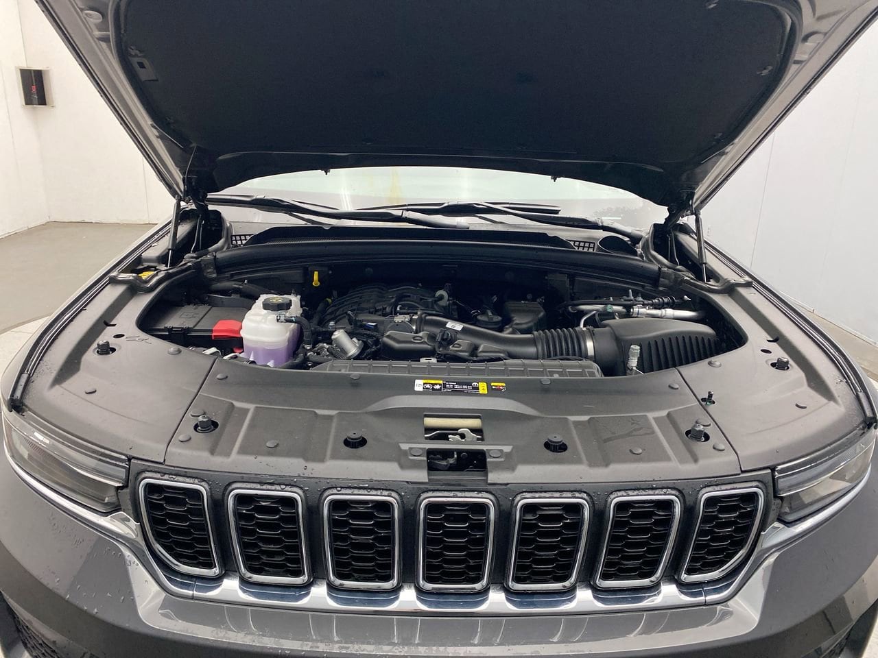 2025 Jeep Grand Cherokee Laredo - Photo 11