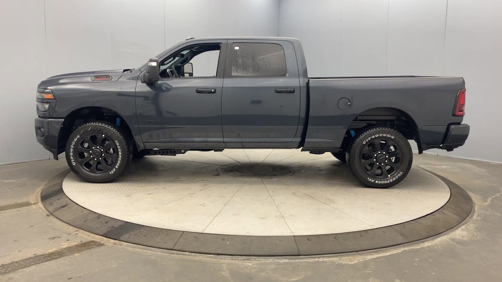 New 2026 Ram 2500 BIG HORN CREW CAB 4X4 6'4 BOX Pickup