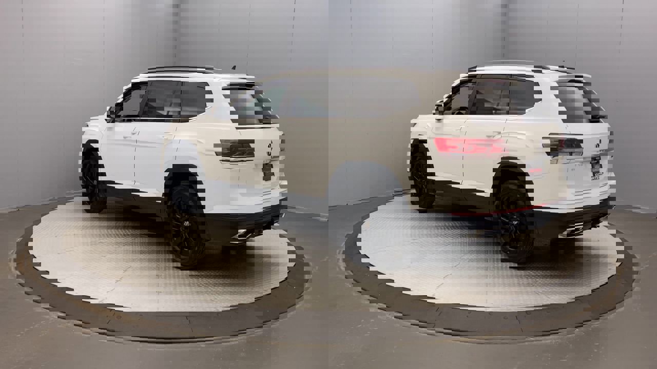 2022 Volkswagen Atlas V6 SE Technology photo 2