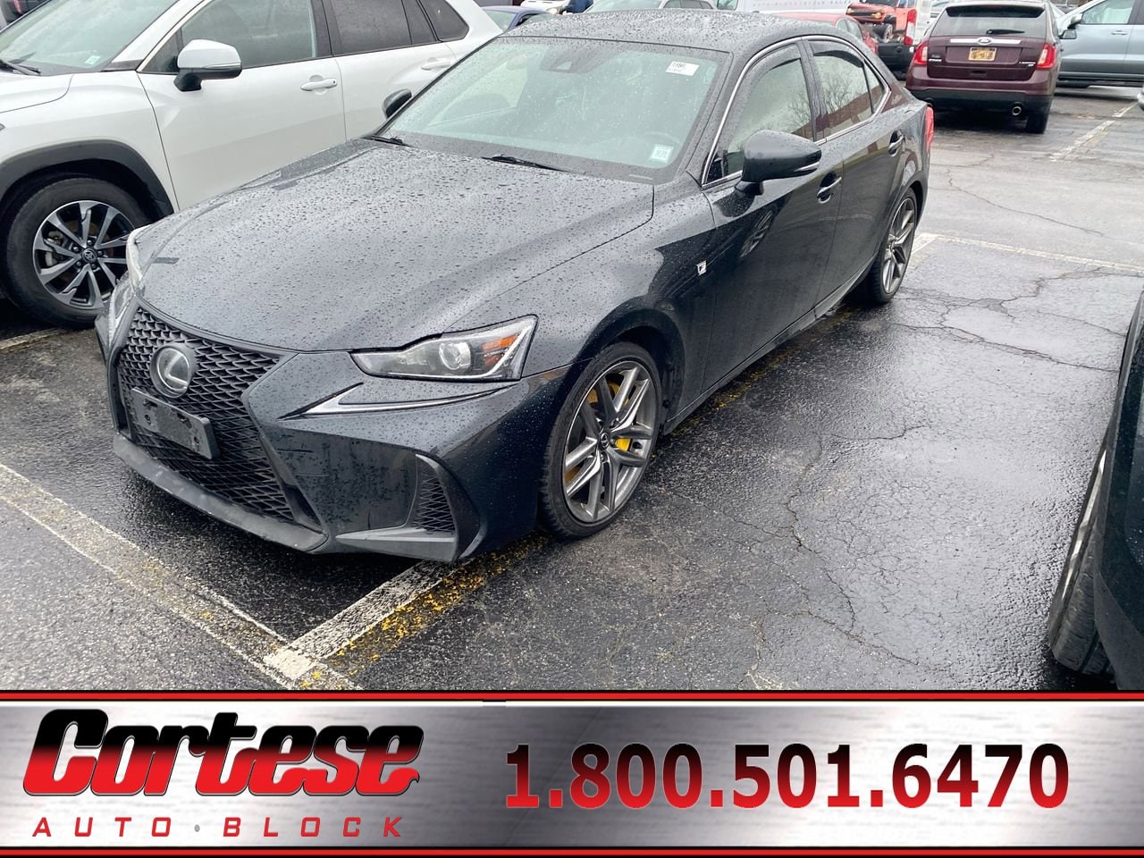 2017 Lexus IS 300's photo