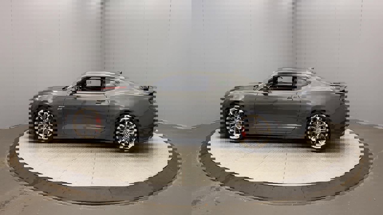 2017 Chevrolet Camaro 2SS photo 2