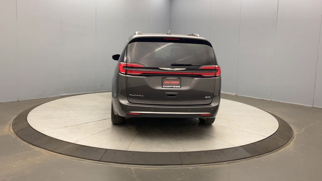 Used 2021 Chrysler Pacifica Touring L Van