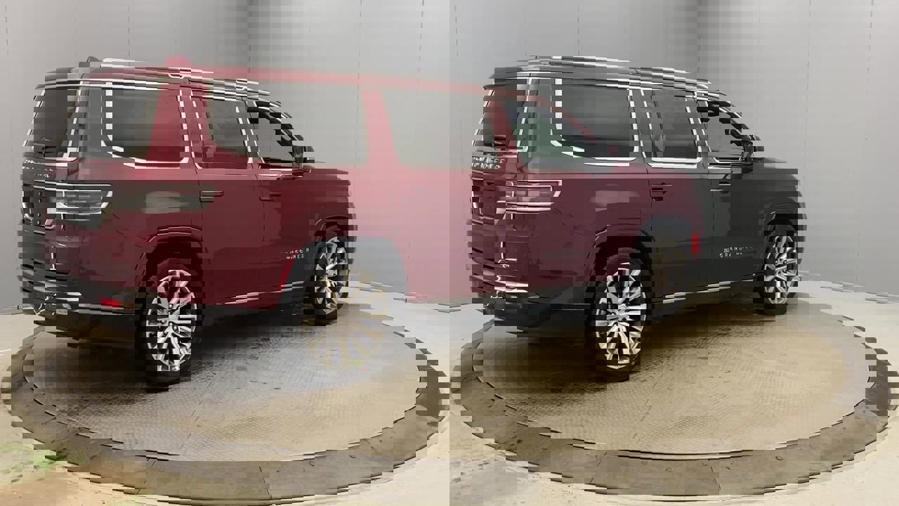 2022 Jeep Grand Wagoneer II photo 4